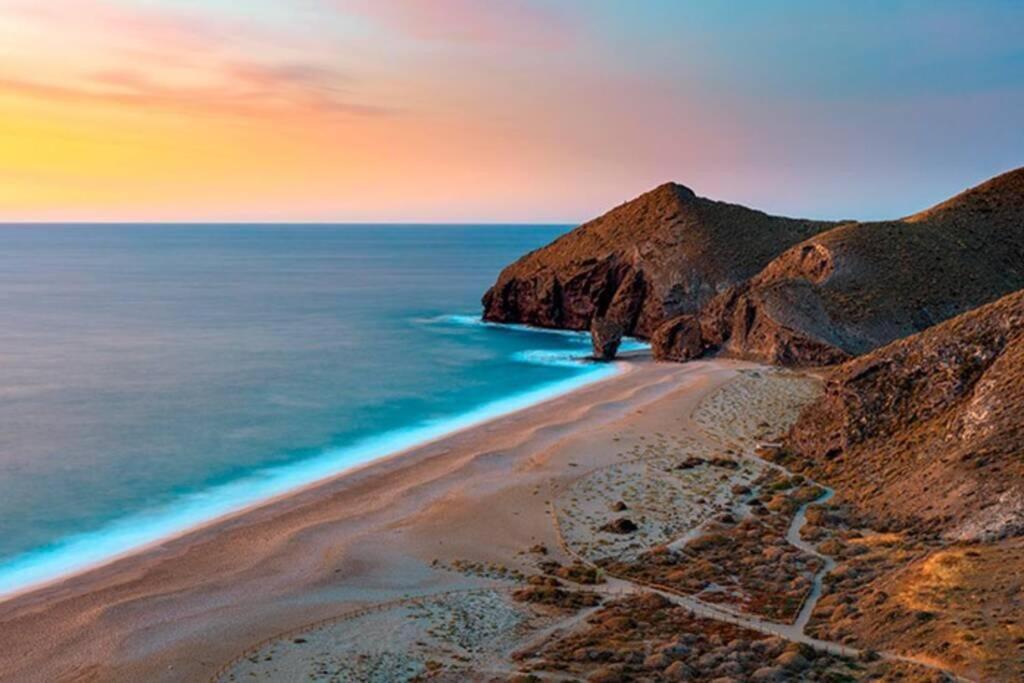 Ático con encanto en Cabo de Gata. A 100m de la playa. Carboneras Exterior foto